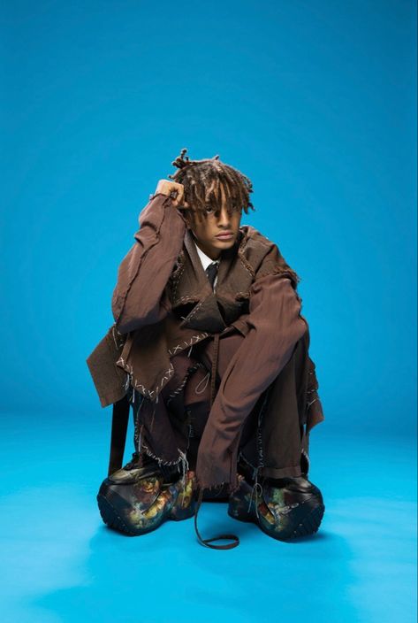 Jaden Smith Fashion, Artist Photoshoot, Studio Photography Poses, Jaden Smith, Good Poses, Poster Pictures, Artist Profile, Top Cars, Male Poses