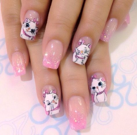 Marie :D Marie Nails Disney, Aristocats Nails, Cat Nail Designs, Marie Nails, Cat Nail Art, Disney Acrylic Nails, Cat Nail, Nail Art Disney, Cat Nails