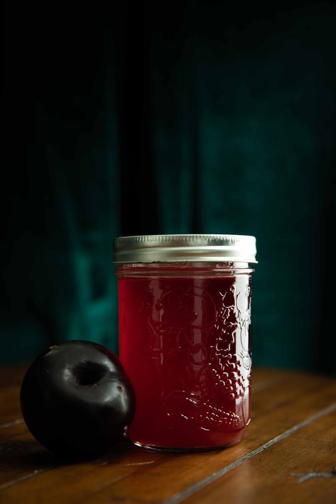 It's easy to make a homemade Cordial syrup. See how I've whipped up a Plum flavoured Cordial that can be used for your cocktails and Spirit Free Beverages! Plum Cordial Recipe, Home Made Alcohol, Cordial Recipes, Dear Alcohol, Homemade Booze, Liquid Culture, Gimlet Cocktail, Black Plums, Cordial Recipe