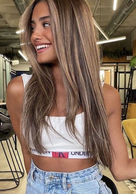 Brown Hair With Honey Blonde Balayage, Bronde Balayage Tan Skin, Brown Hair Summer 2023, Honey Blond Highlight On Brown Hair, Money Pieces On Brunette Hair, Tan Skin Blonde Highlights, Honey Blonde Hair On Brunette, Honey Money Piece Hair Brunette, Brunette Hair Dyed Blonde