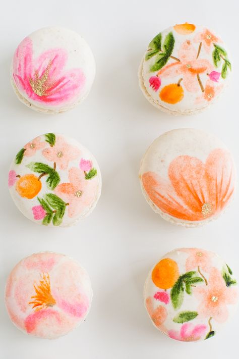 Diy Edible, Macaron Cookies, Paint Cookies, Macaroon Recipes, Pretty Dessert, Macaron Recipe, Wedding Desserts, Beautiful Food, Macaroons