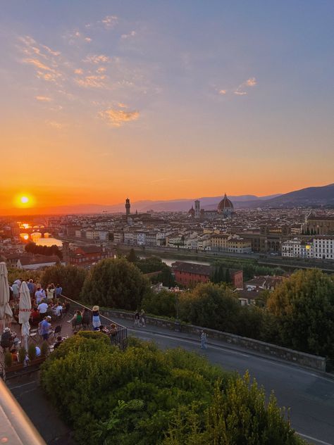 Fiesole Florence, Beautiful Nature Aesthetic, Tuscany Photography, Florence Travel, Italy Florence, Art Sunset, Travel Italy, Aesthetic Travel, Summer Bucket Lists