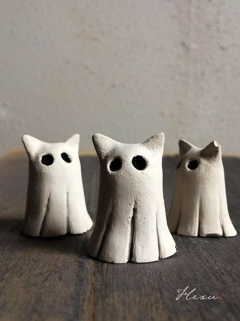 Ghost Sculpture, Ceramic Cats, Halloween Clay, Diy Air Dry Clay, Sculpture Art Clay, Air Dry Clay Projects, Clay Diy Projects, Clay Crafts Air Dry, Tanah Liat