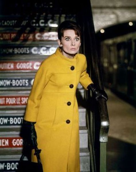 Audrey Hepburn's Best Givenchy Style Moments #women'sstyle #women's #style #audrey #hepburn Charade Movie, Audrey Hepburn Charade, Audrey Hepburn Givenchy, Givenchy Outfit, Charade 1963, William Holden, Audrey Hepburn Photos, Audrey Hepburn Style, Yellow Coat