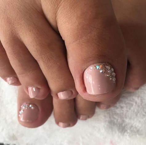 24 Beautiful Spring Toe Nails Design Ideas - The Glossychic Pink Toe Nails With Design, Spring Toe Nail Colors Pedicures, Toe Nail Designs For Spring, Spring Toe Nails, Spring Toes, Nail Designs Toenails, Best Toe Nail Color, Wedding Toe Nails, Ig Nails