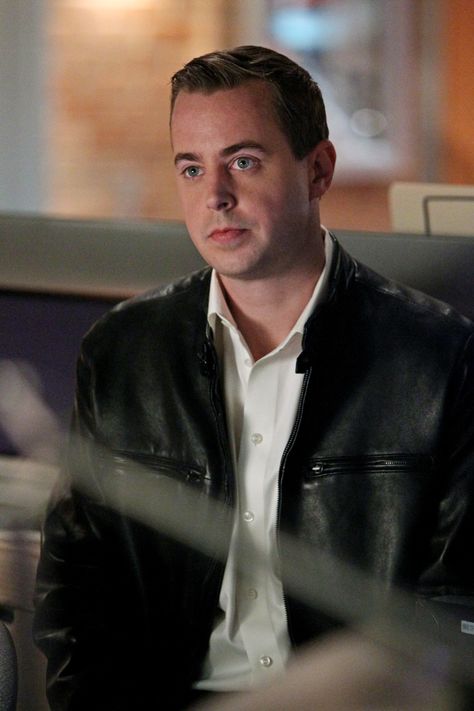 Sean Murray as Timothy McGee in NCIS Mcgee Ncis, Tim Mcgee, Timothy Mcgee, Ncis Characters, Ncis Gibbs Rules, Ncis Stars, Ncis Cast, Leroy Jethro Gibbs, Sean Murray