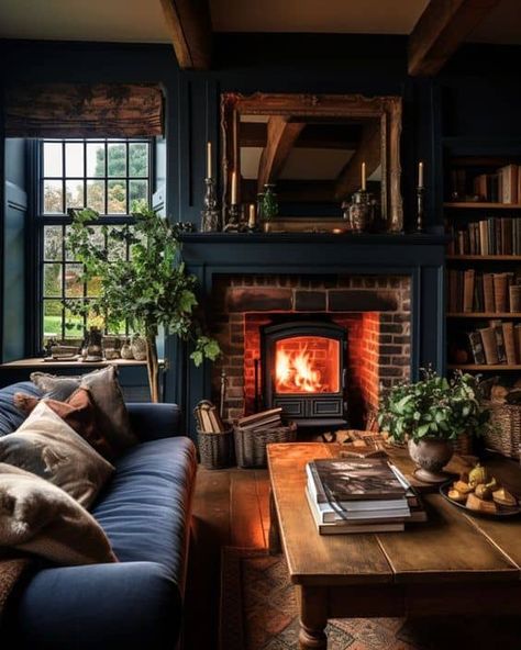 Moody Living Room, Dark Living Rooms, Dark Home Decor, Casa Vintage, Cottage Living Rooms, Vintage Living Room, Blue Living Room, Living Room Decor Apartment, Design Living Room