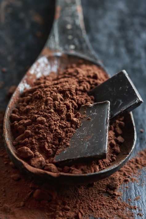 Dark Chocolate Nutrition, Chocolate Photos, Dark Food Photography, Chocolate Dreams, I Love Chocolate, Chocolate Shop, Love Chocolate, Chocolate Coffee, Chocolate Recipes