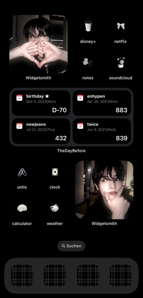 Black Korean Wallpaper, Enhypen Theme Phone, Enhypen Iphone Layout, Dark Homescreen Ideas, Enhypen Phone Theme, Enhypen Homescreen Layout, Black Homescreen Ideas, Phone Layout Ideas Dark, Enhypen Ios Layout