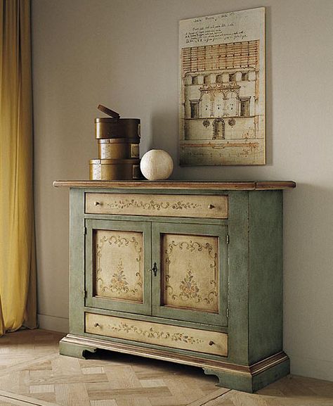 Richiesta informazioni Bathroom Closet Ideas, Credenza Shabby, Furniture Chalk Paint, Patina Style, Disney Fine Art, Bathroom Closet, Chalk Painting, Hand Painted Furniture, Closet Ideas