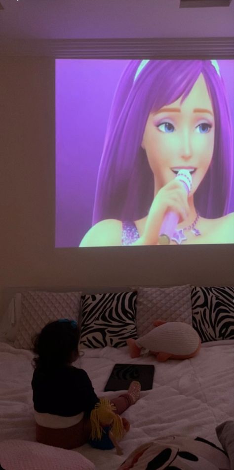 Character Girl, Movie Time, Barbie Movie, Movie Marathon, Girls Watches, About Time Movie, Barbie Movies, Main Character, Movie Night