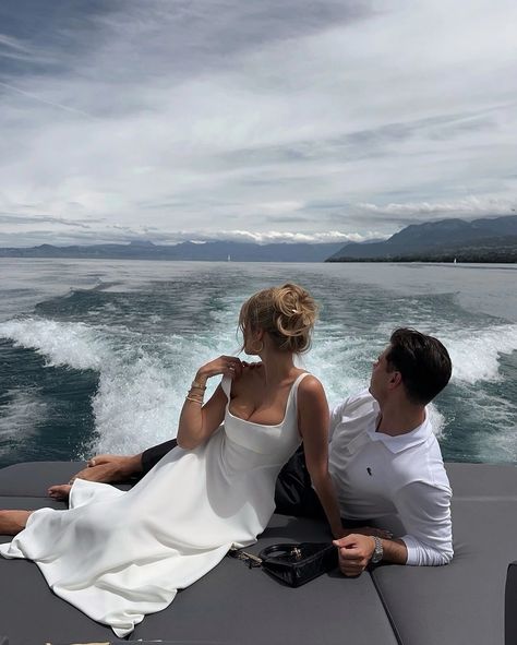 Couple On A Yacht, Couple Boat Pics, How To Pose For Pictures, Rich Couple, Wealthy Women, Couples Vibe, The Love Club, Rich Lifestyle, Wife Life