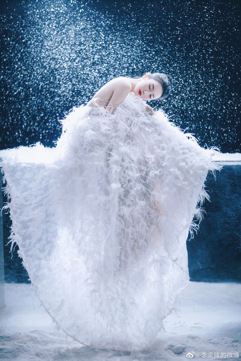 Snow Studio Photoshoot, Snow Photoshoot Aesthetic, Snow Fashion Photography, Hollywood Party, Fashion Gowns, Winter Photo, Studio Photoshoot, Christmas Photography, Christmas Photoshoot