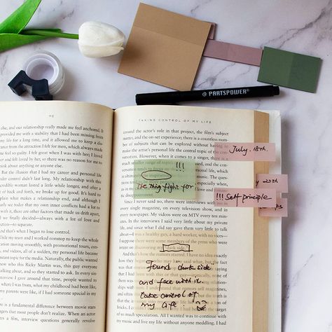 Aesthetic Post It Notes, Sticky Note Book Annotations, Annotating Bible, Book Annotation Post It, Annotating Books Aesthetic Sticky Notes, Book Annotation Sticky Notes, Annotated Books Sticky Notes, Bible Sticky Notes, Book Sticky Notes