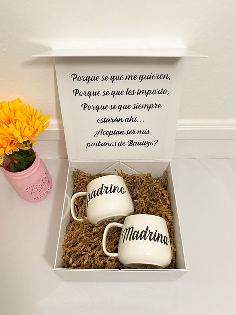 This godparent proposal box comes with 2 white ceramic mugs. Write your own personal message inside the box. padrinos propsal in spanish for bautizo, primera comunion, quincenera.  PLEASE READ INSTRUCTIONS ON HOW TO ORDER BELOW ✨DETAILS - (1) white, magnetic box - (2) 12oz white ceramic mugs - font color for mugs come in white, gold, rose gold, or black - font color for box comes in gold, rose gold, or black - add a personalized message inside  ✨HOW TO ORDER: - choose your font color for the box Padrinos Proposal Spanish Bautizo, Padrino Proposal Ideas, Padrinos Proposal Spanish, Madrina Proposal Ideas, Padrinos Proposal, Padrino Proposal, Godparent Proposal, Baby Boy Announcement, Godparent Gifts