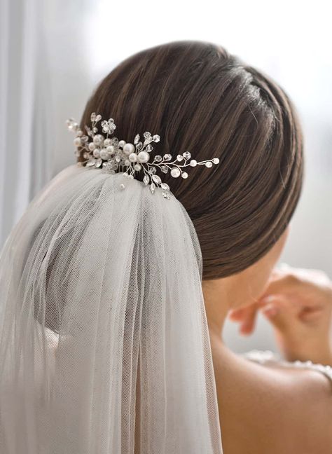 Low Bun Wedding Hair With Veil, Veil Under Bun, Wedding Low Buns, Effortless Bun, Flexi Rod Curls, Bun Wedding Hair, Bride Hairstyles With Veil, Low Bun Wedding Hair, Bridal Makeup Hairstyles