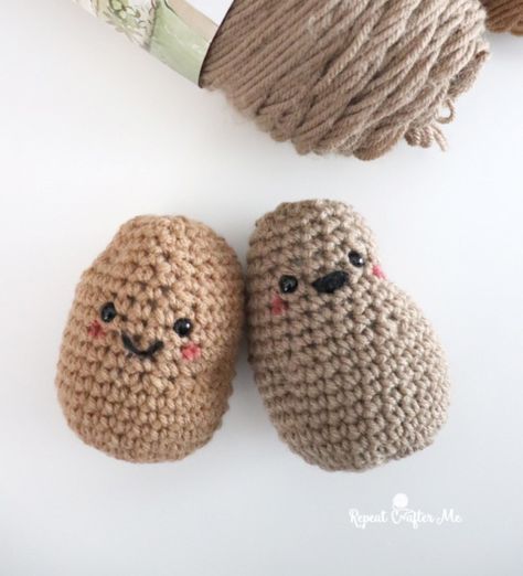 Small Potatoes Crochet Pattern - Repeat Crafter Me Crocheted Potato Pattern, Crochet Potatoes Free Pattern, Bernat Super Value Yarn, Small Potatoes, Tiny Toys, Repeat Crafter Me, Crochet Santa, Quick Crochet Patterns, Crochet Gratis