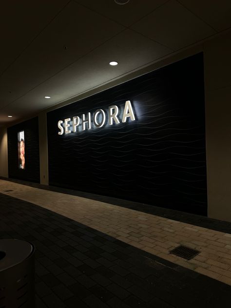 Sephora Corporate, Sephora Aesthetic Store, Sephora Worker, Working At Sephora, Sephora Logo, Sephora Aesthetic, Aesthetic Stores, Soft Life, Shop Icon