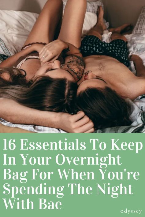 Boyfriend House Bag, Spend The Night With Boyfriend Bag List, Over Night Bags For Women, What To Pack In An Overnight Bag, What To Keep At Your Boyfriends House, Boyfriends House Essentials, Stay The Night Bag, Spending The Night With Boyfriend, Overnight With Boyfriend