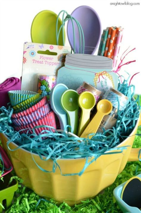 8 Lovely Easter Basket Ideas for Kids and Adults - DIY Land Easter Basket Alternatives, Homemade Easter Baskets, Easter Basket Themes, Creative Easter Baskets, Yellow Basket, Raffle Basket, Easter Basket Ideas, Raffle Baskets, Themed Gift Baskets