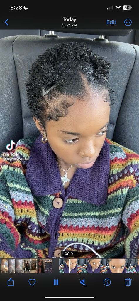 Short Natural Hair With Headband, Curly Short Natural Hair, Twa Rubber Band Hairstyles, Short 4c Slick Back, Big Chop Black Women 4c, Twa Highlights, Short Fro Styles Black Women, Big Chop Tutorial, Clean Aesthetic Black Women