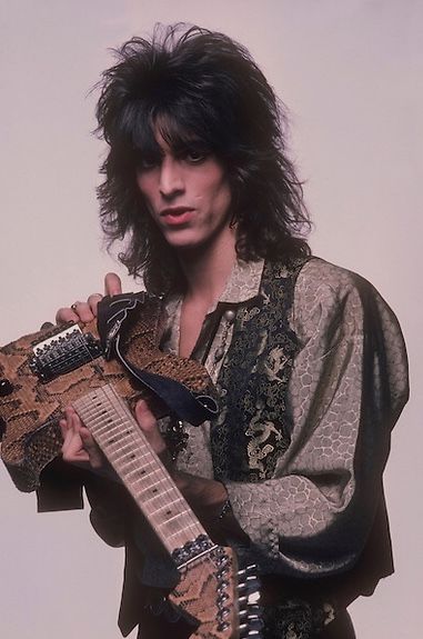 Warren Demartini 80s, 80s Rockstar Outfit, Hot Metalheads, 70s Male, 80s Rock Hair, Rockstar Hair, Kelly Nickels, Kelly Nichols, 80s Rock Fashion