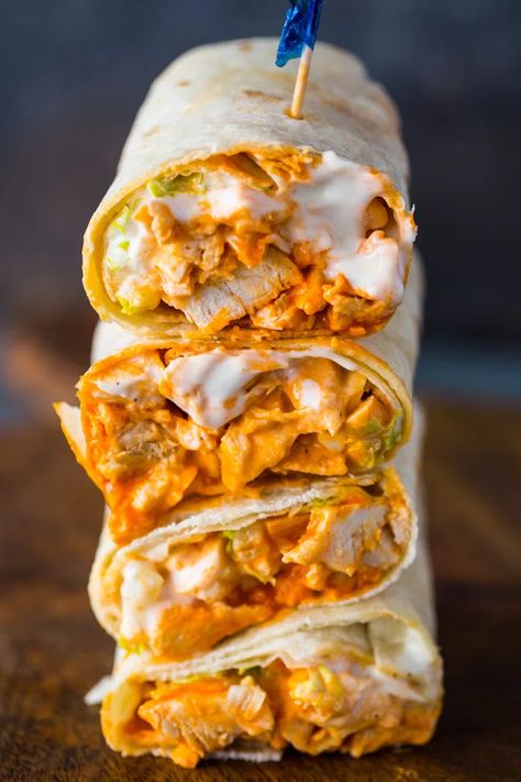 Spicy Buffalo Chicken, Buffalo Chicken Wraps, Chicken Wrap Recipes, Chicken Wrap, Health Dinner Recipes, Chicken Wraps, Idee Pasto Sano, Wrap Recipes, Buffalo Chicken