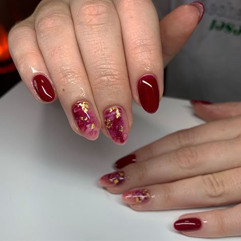 Red Nails With Marble Design, Dark Colour Nail Art, Red And White Marble Nails, Red Marble Nails Acrylic, Marble Red Nails, Red Marble Nails, Acrylic Nails Yellow, Bridal Nails Designs, Ideas Uñas