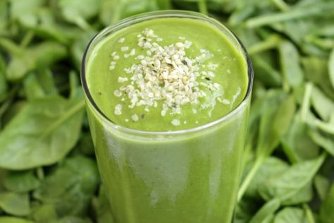 The Ultimate Anti-Hangover Green Smoothie Hangover Smoothie, Juicing Recipes For Beginners, Anti Hangover, Natural Headache, Yummy Green Smoothie, Natural Headache Remedies, Smoothie Detox, Cold Remedies, Detox Your Body