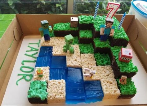 Minecraft Diy Cake Ideas, Minecraft Diy Cake, Minecraft Birthday Cake Diy, Diy Minecraft Cupcakes, Mindcraft Cakes Diy, Homemade Minecraft Cake, Minecraft 5th Birthday Party, Minecraft Birthday Diy, Minecraft Baking