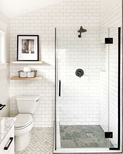 Small Narrow Bathroom, Small Bathroom Layout, Standing Shower, Narrow Bathroom, Small Showers, Bathroom Inspiration Decor, Corner Shower, Tiny Bathroom, Bathroom Layout