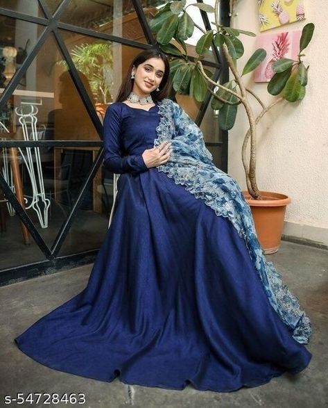 Lips Dpz, Frock Models, Umbrella Dress, Gown With Dupatta, Long Gown Design, Simple Frocks, Anarkali Dress Pattern, Designer Bridal Lehenga, Long Dress Design