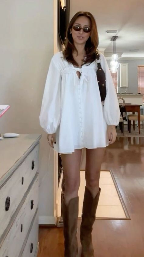 Deb Peifer Style, Brooke Schofield Outfits, Traje Cowgirl, Look Adidas, Estilo Indie, Downtown Outfits, Skandinavian Fashion, Nashville Outfits, Rodeo Outfits