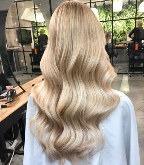 Beautiful Wedding Hair, Fall Hair Trends, Blonde Hair Looks, Wedding Hair Inspiration, Wedding Hair Makeup, Brown Blonde Hair, Long Blonde, Bridal Hair And Makeup, Hair Vine