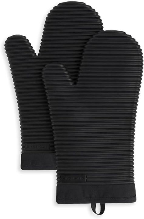 Amazon.com: KitchenAid Ribbed Soft Silicone Oven Mitt Set, 7"x13", Onyx Black 2 Count : Home & Kitchen Kitchenaid Oven, Silicone Pot Holders, Mini Oven, Silicone Oven Mitt, Red House, Blue Willow, Oven Mitt, Black Set, Black Kitchens