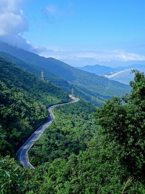 Rode the Hai Van Pass in Vietname today. Unbelievable views! Adventure Landscape, Top Travel Destinations, Exploring The World, Travel The World, Vietnam Travel, Vacation Hotel, Lonely Planet, Nature Scenes, Beautiful Nature