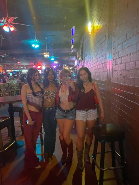 Country Line Dancing Outfit Summer, Country Line Dancing Outfits Women, Line Dancing Outfits Women, Dance Hall Outfit, Line Dancing Outfits, Country Dancing Aesthetic, Line Dancing Outfit Country, Country Dancing Outfit Night Out, Country Line Dancing Outfit