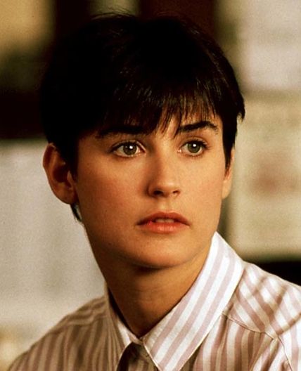 Demi Moore in Ghost Who knew a bowl cut (the style my mother saddled me with from the ages of 4 through 6) could be so cool? Ghost Hairstyle, Demi Moore Ghost, Demi Moore Hair, Demi Moore Short Hair, Ghost Movie, Kort Bob, Ghost Movies, Cool Short Hairstyles, 90s Hairstyles