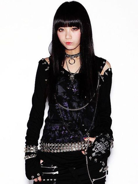 Goshikku Gyaru, Rokku Gyaru, Japanese Gyaru, Gal Fashion, Kei Visual, Goth Rock, Gyaru Fashion, Estilo Punk, Grunge Goth