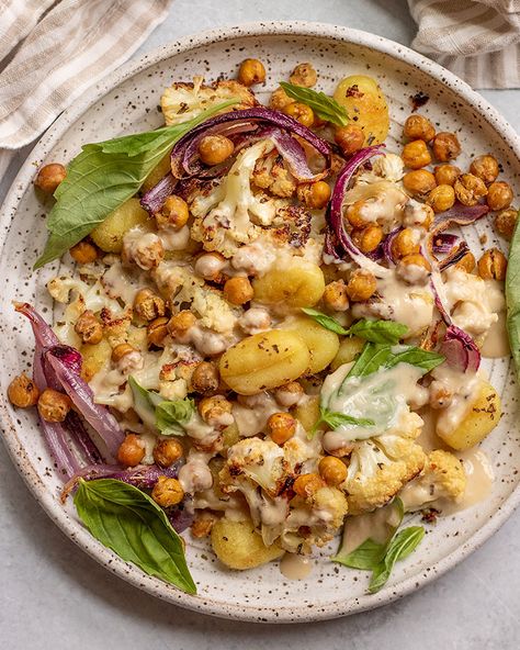 Roasted Gnocchi with Caramelized Cauliflower – Plant Based RD Roasted Gnocchi, Vegan Supper, Gnocchi Vegan, Wfpb Vegan, Tastiest Food, Vegetarian Italian, Recipes Pasta, Gnocchi Recipes, Tahini Sauce