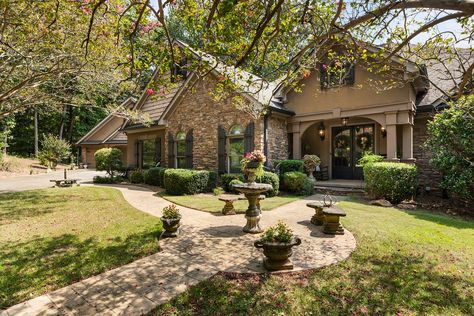 Charming Ranch On 18+ Private Acres In In Canton, Georgia, United States For Sale (14626741) Georgia Farmhouse, Homes In Georgia, Canton Georgia, Georgia Homes, Bath House, 4 Bed, Georgia, Home And Family, Dream House