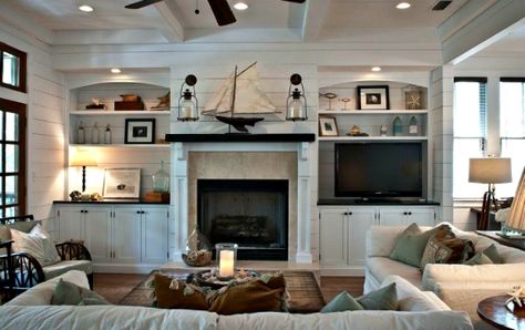 Beach House Vintage, Walton House, Coastal Decorating Living Room, Room Fireplace, House Family, House Vintage, Entryway Ideas, Beach House Interior, Coastal Living Room