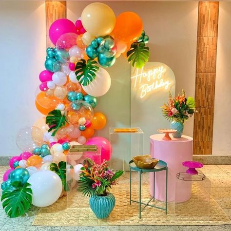 Tropical Birthday Theme, Outdoor Party Decor, Tropical Theme Party, 18th Birthday Party Themes, Sunset Party, Tropical Birthday Party, Party Decoration Ideas, Luau Party Decorations, Tropical Party Decorations