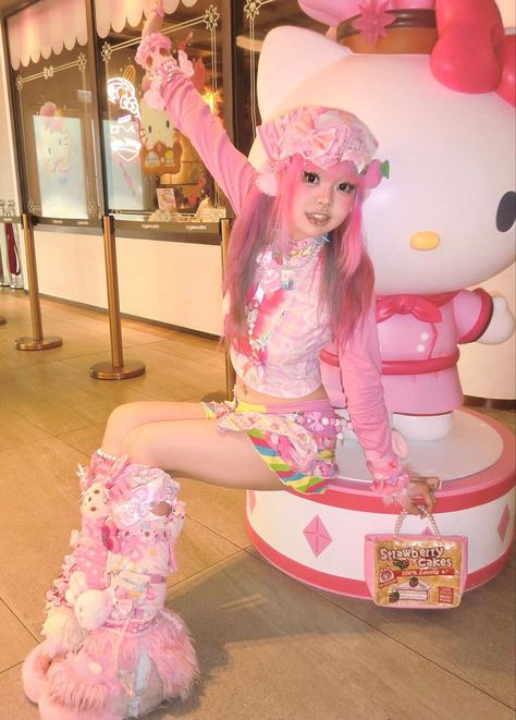 Harajuku Fashion Japan, Pink Aesthetic Fits, Yabi Fashion, Harajuku Fashion Outfits, Harajuku Decora Kei, Decora Kei Fashion, Decora Outfits, Decora Style, Decora Harajuku