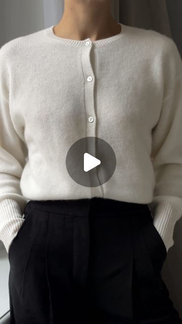 Stine Eleonora Honoré on Instagram: "cardigan hack you didn’t knew you needed #cardiganhack #hack #cardigan #clothinghacks" Sweaters Over Button Ups, Sweater Hacks Button Up, How To Button A Cardigan Hack, Cardigan Button Hack, Cardigan Hacks Ideas, How To Style Cardigan Outfit Ideas, Styling A Cardigan, Cardigan Hacks, 2023 Cardigan