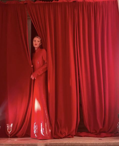 Curtain Photoshoot, Vintage Drapes, Cny 2025, Red Velvet Curtains, Lounge Fashion, Red Curtains, Velvet Curtains, Fashion Videos, Shoot Ideas