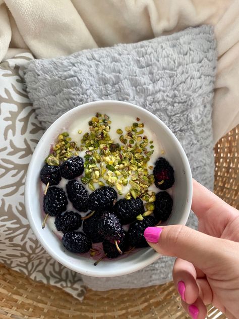 Pistachio Yogurt Bowl, Pistachio Yogurt, Pistachio Bowl, Blackberry Yogurt, Power Bowl, Power Bowls, Yogurt Bowl, Hormone Health, Treat Recipe