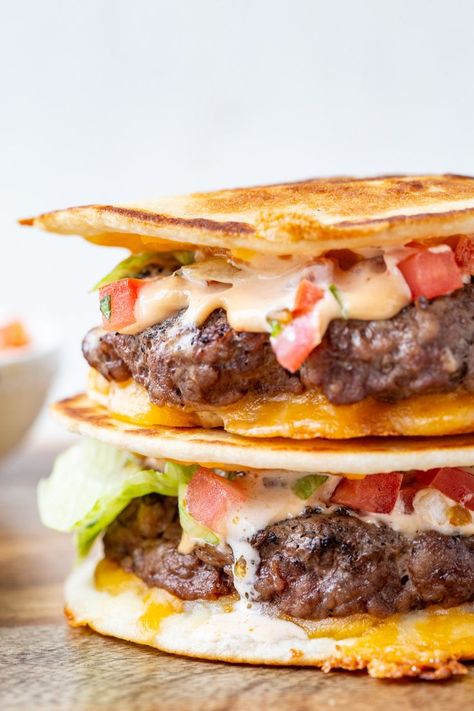 Hamburger Quesadillas Recipes, Black Stone Quesadilla Burger, Quesadilla Recipes Blackstone, Ground Turkey Quesadilla Burger, Cheese Burger Flatbread, Grilled Tortilla Burger, Black Stone Cheeseburger Quesadilla, Meals With Burger Patties, Dinner Burger Recipes