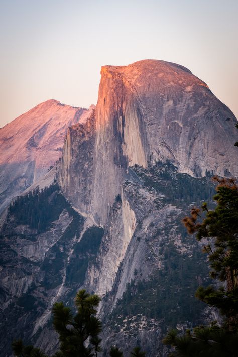 Conquer the iconic Half Dome with this challenging full-day hike! Few places embody the spirit of Yosemite like Half Dome, rising over 8,000 feet with its distinctive split crest. Here's your ultimate guide to tackling Half Dome in a single day. Half Dome Hike, Half Dome Yosemite, Merced River, Yosemite California, Yosemite Falls, Sierra Nevada Mountains, Hiking Spots, Yosemite Valley, Fields Photography