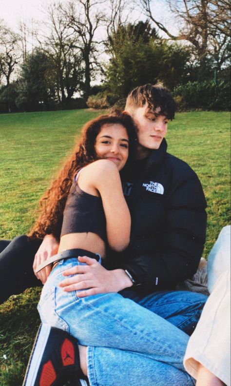 Couple Sitting On Lap, Couple Goal Plus Size, Plus Size Couples Goals Aesthetic, Sitting On Lap Pose, Ways To Grow Hair, Grunge Interracial Couples, Cute Couples Hugging, Friend Poses Photography, Animated Love Images